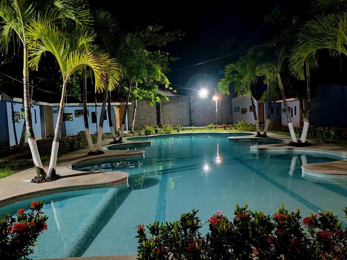 Hotel Catappa Jaco Bagian luar foto